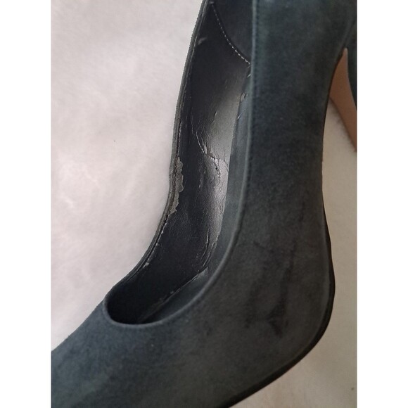 Max Studio Marais Dark Blue Suede Pumps 3.5" Heels Slip On Almond Toe Size 6M - Picture 9 of 9